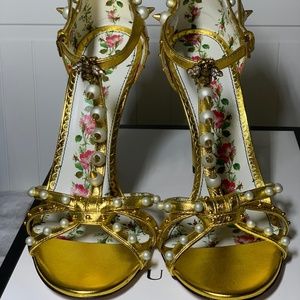 Gucci Regina Gold Sandals
